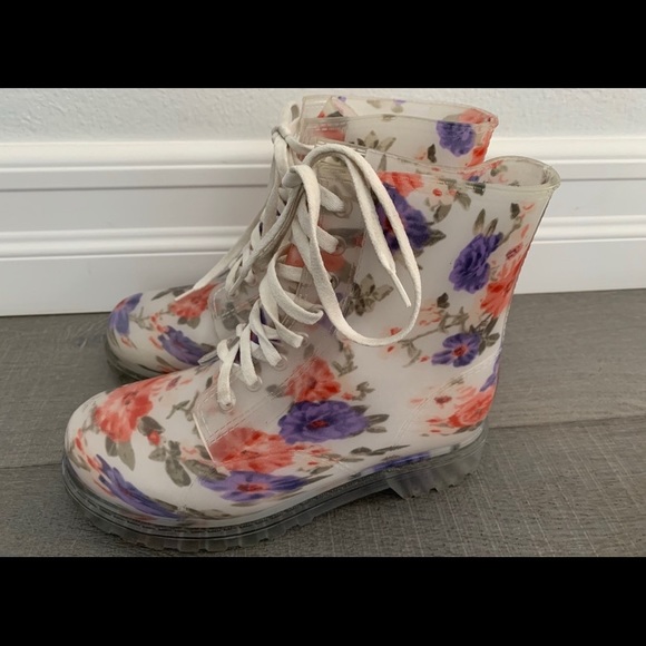 F21 Flowered Plastic Boots Size 7 - Picture 7 of 8